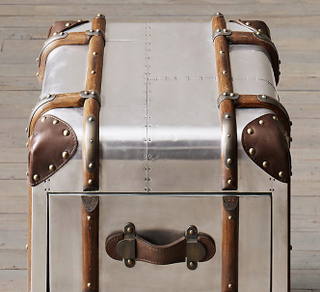 Illustration for article titled Retrotastic Furniture Made from Amazing Old Suitcases and Trunks